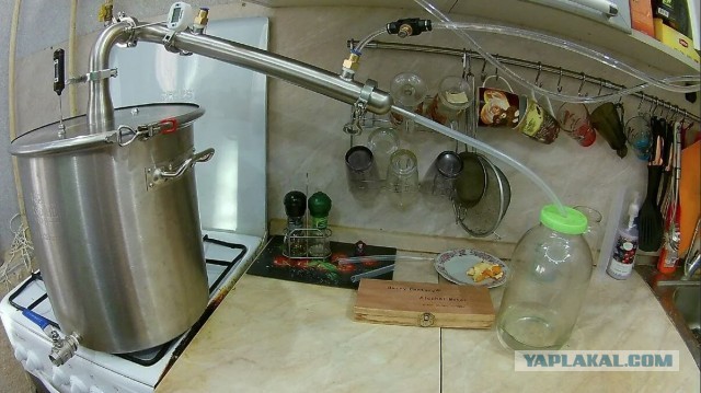 В магазинах Москвы началась битва за сахар