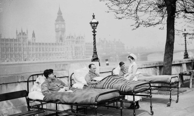 16 редких исторических фотографий и архивные снимки звёзд, помогающие с головой окунуться в прошлое