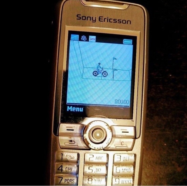 Есть че вспомнить? Баяны из прошлого в беспорядочном времени