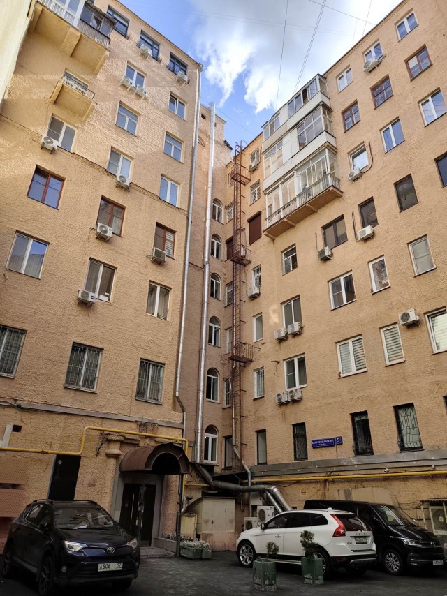 Шляюсь по Москве (задворки Тверской).