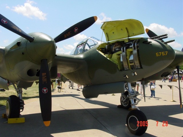 Многоцелевой истребитель P-38 «Lightning»