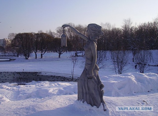 Какие прозвища дают памятникам в России