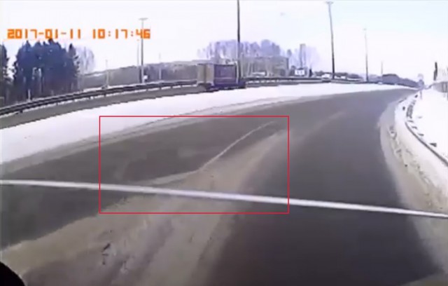 Ну очень он хотел получить в зад... Прямо петушился перед 20 тоннами!  Гей?