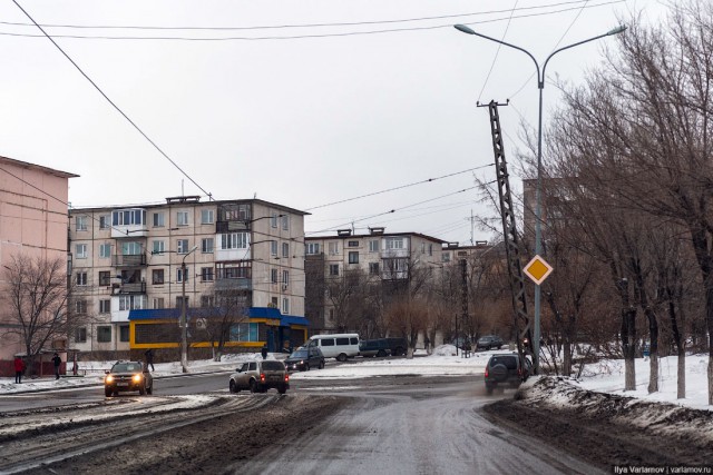 В чёрном-чёрном городе