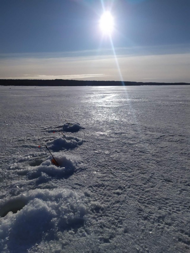 Открыл сезон твёрдой воды