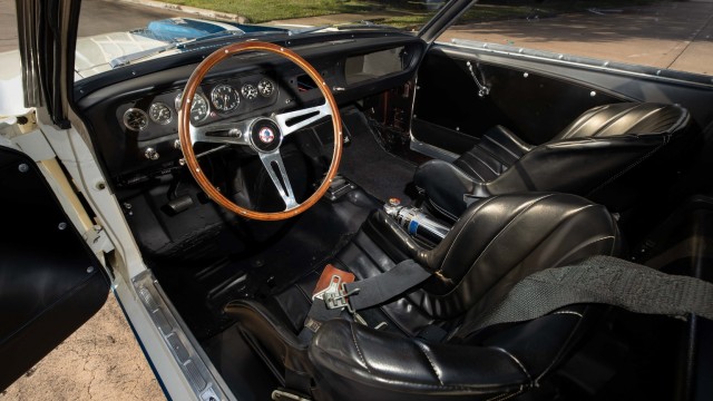 10 самых дорогих автомобилей аукциона Mecum за 2022 год.