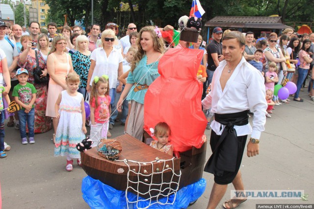 Парад детских колясок