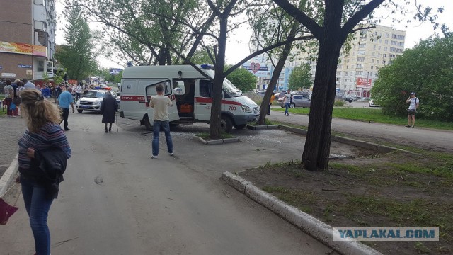 В Челябинске полицейский открыл стрельбу по хулигану, разгромившему «скорую»