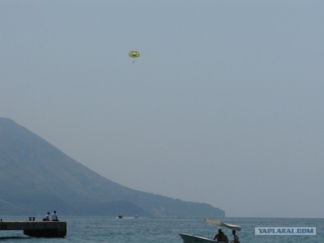 Тёмненький юмор.