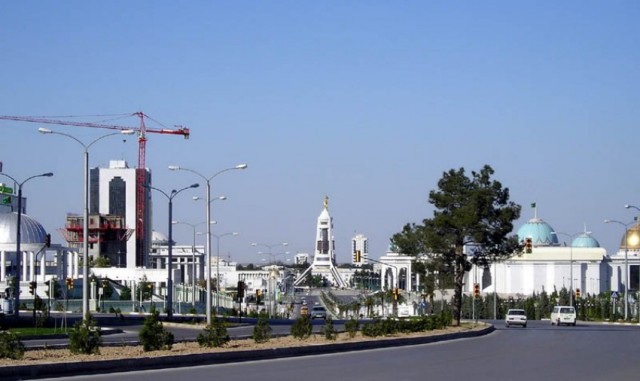 центр города ашхабад 1981. туркменистан закрытый голрод. туркменистан акшахар. ферюза туркменистана. дворец туркменбаши в туркменистане.