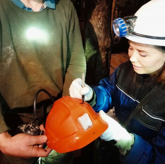 Юлия Михалкова добыла горсть изумрудов в шахте под Асбестом