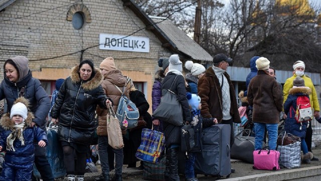«Зарплата 25000, это серьезно?!»: беженцы с Донбасса и работодатели поделись взаимными упреками