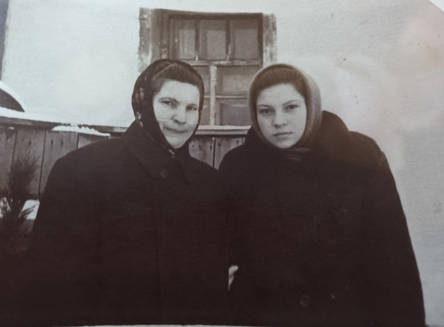 А ведь в 60е годы прошлого века девушки выглядели так...
