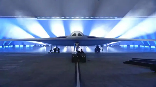 Бомбардировщик-невидимка B-21 совершил первый испытательный полёт