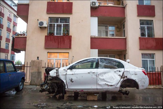 Добро пожаловать в Ад. Как живут в Баку беженцы из Карабаха