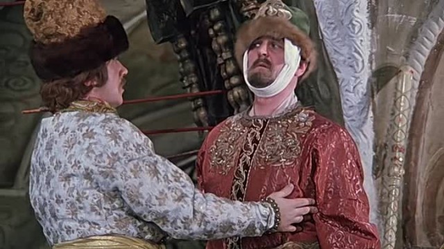 "Памятник воровству и бездарности"
