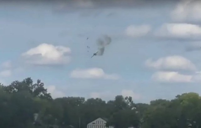 На авиашоу в штате Мичиган, США, разбился самолет МиГ-23