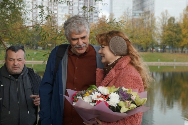 Алиса прогулялась по собственной аллее