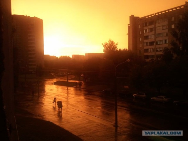 Желтое небо над Минском