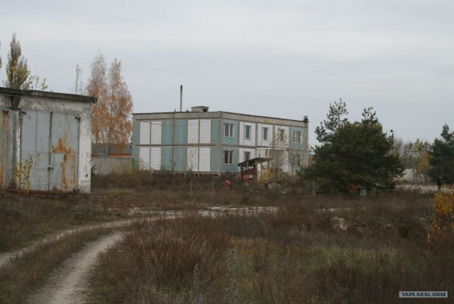 Заброшенная танковая база.
