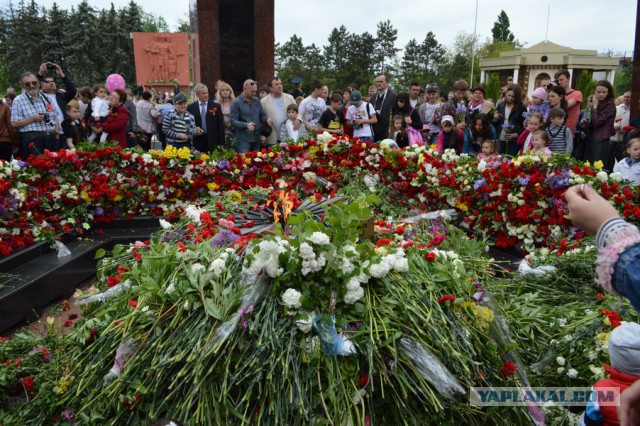 В Кишиневе танк Т-34 увезли с постамента