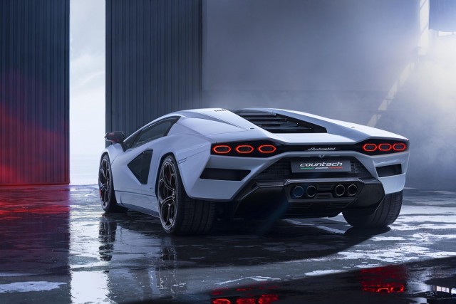 Lamborghini возродила Countach