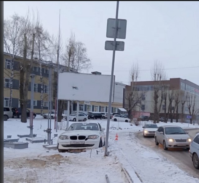 "Да всего-то полбутылки вина выпила, чего там. А этот шкет вообще дорогу перебегал"