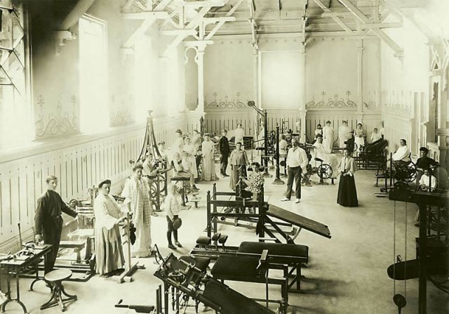 Почему первые спортивные тренажеры путали с пыточными стендами