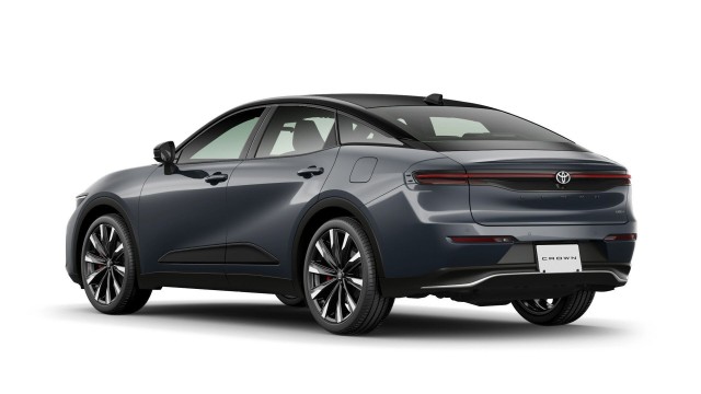 Toyota Motor провела обновление моделей Crown Crossover, Crown Sport и Crown Sedan для рынка Японии