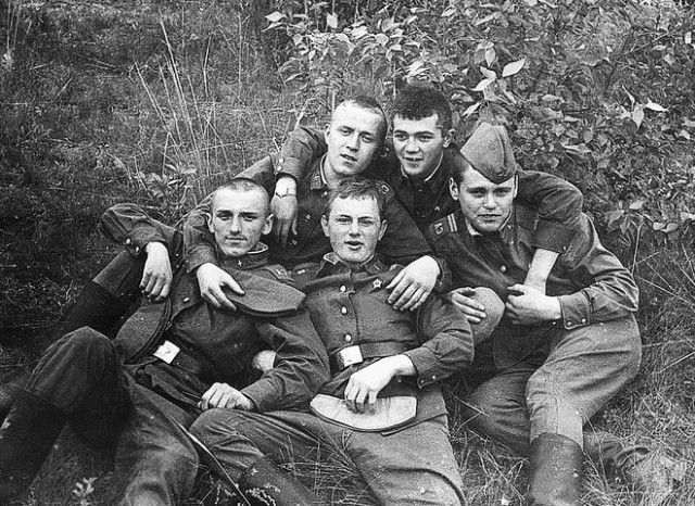 Актеры и армия