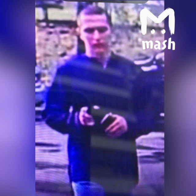 В Москве совершено нападение на сотрудника полиции. Неизвестный нанёс семь ножевых ранений и скрылся. Сейчас его ищут