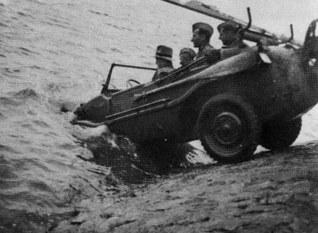 Жук-плавунец: тест-драйв Volkswagen Type 166 Schwimmwagen