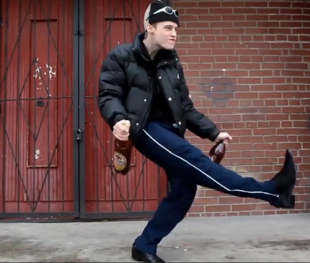 Что за птичка, не подскажите?