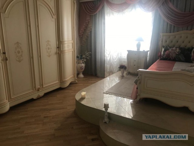 Визуализация отчаянного одиночества - картинка из квартиры начальницы ХОЗУ мэрии Новосиба, где прошел обыск