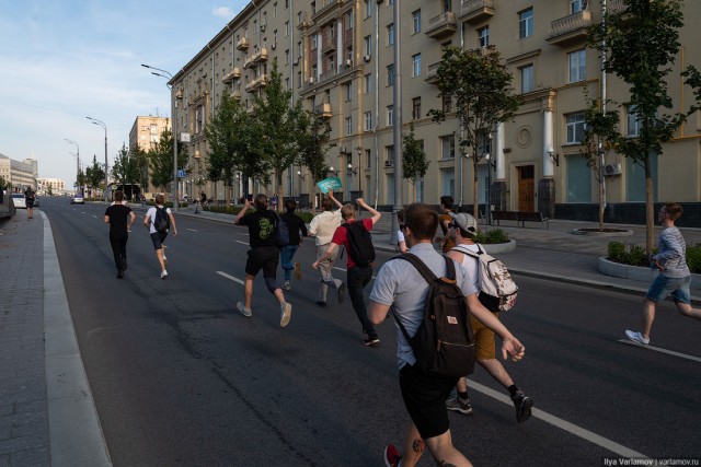 Фоторепортаж: Столкновения с ОМОНом и задержания в центре Москвы