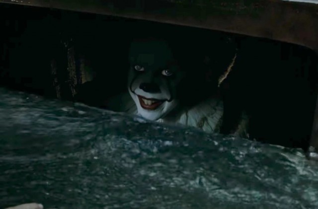 Маленький супергерой расчищал забитые мусором ливнёвки после ливня в Барнауле