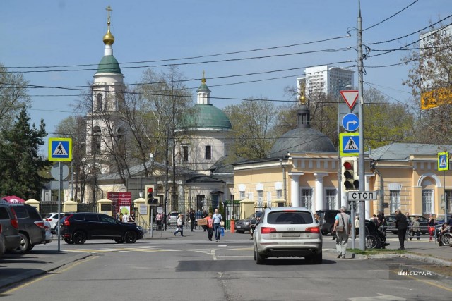 Москва при Брежневе и сейчас на 20 кадрах сделанных в одних и тех же местах