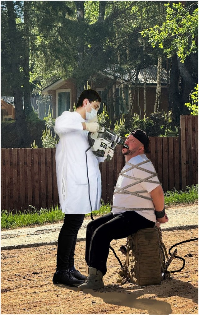 Сел на пенёк - но косарь вроде не должен...