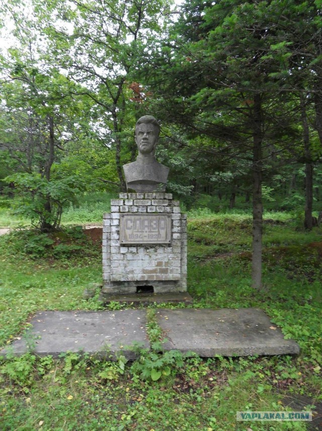 По острову Русскому