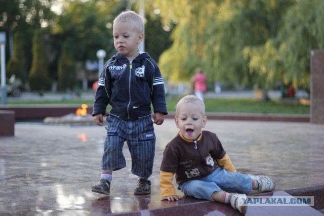 С папами на прогулке