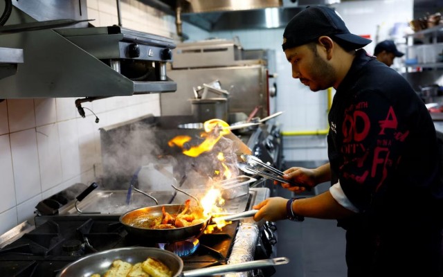 Дубай: ресторан с ИИ-шеф-поваром, создающим рецепты из вчерашних обрезков.