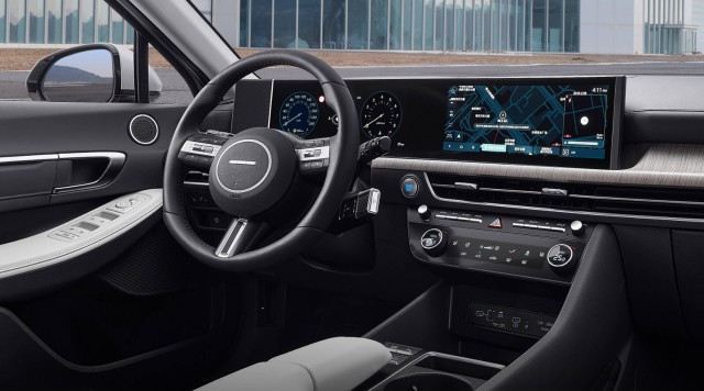 1.5 миллиона рублей...в Китае стартуют продажи новой  Hyundai Sonata.