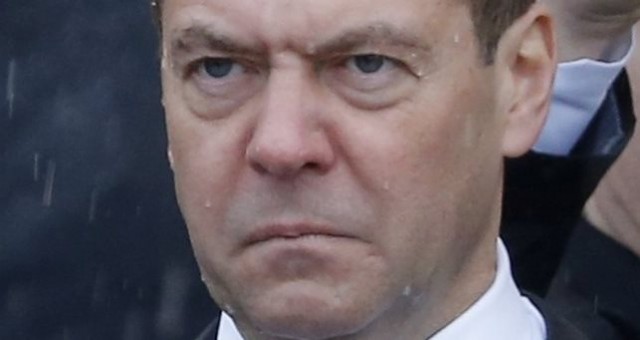 Медведев обещал «отомстить» за удаление YouTube-канала Гоблина