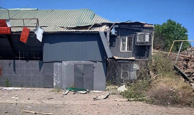 Прилёт по зданию общежития рядом с местной администрацией в Шебекино Белгородской области.