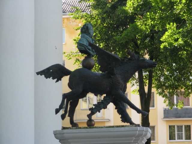 Необычные статуи мира