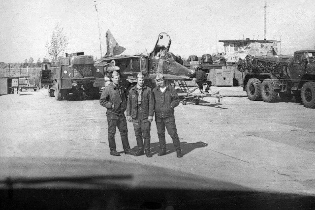 Заброшенный военный аэродром "Переяславка" в 40 км от границы с Китаем