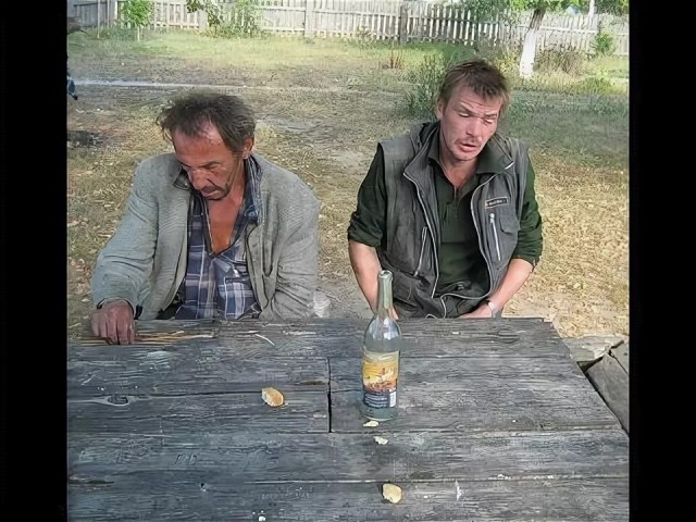 Мэр Якутска вылил в канализацию весь подаренный на Новый год алкоголь