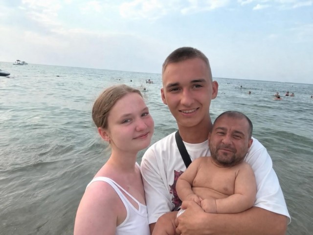 «Уберите, пожалуйста, мужика сзади»
