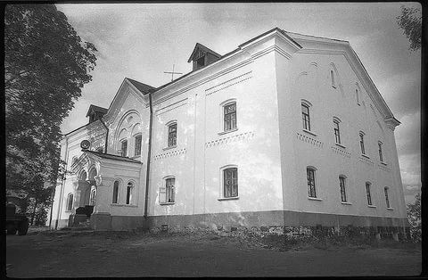 Здесь даже когда захочешь плакать, то не всегда можно заплакать.Воспоминания о валаамских инвалидах.