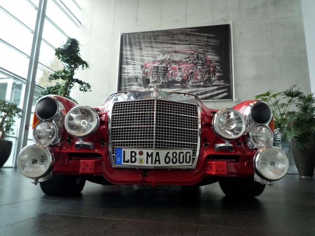 Красный Свин AMG. Красивых автофото пост